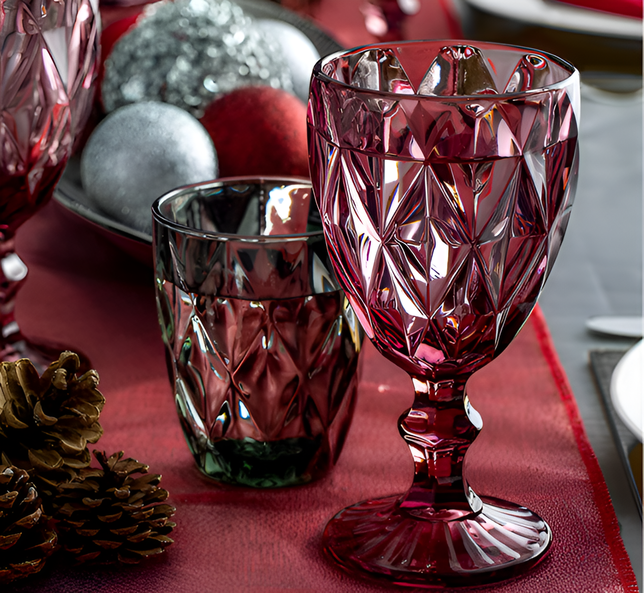 ღვინის ჭიქები