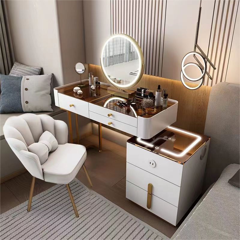 მაკიაჟის მაგიდა smart home