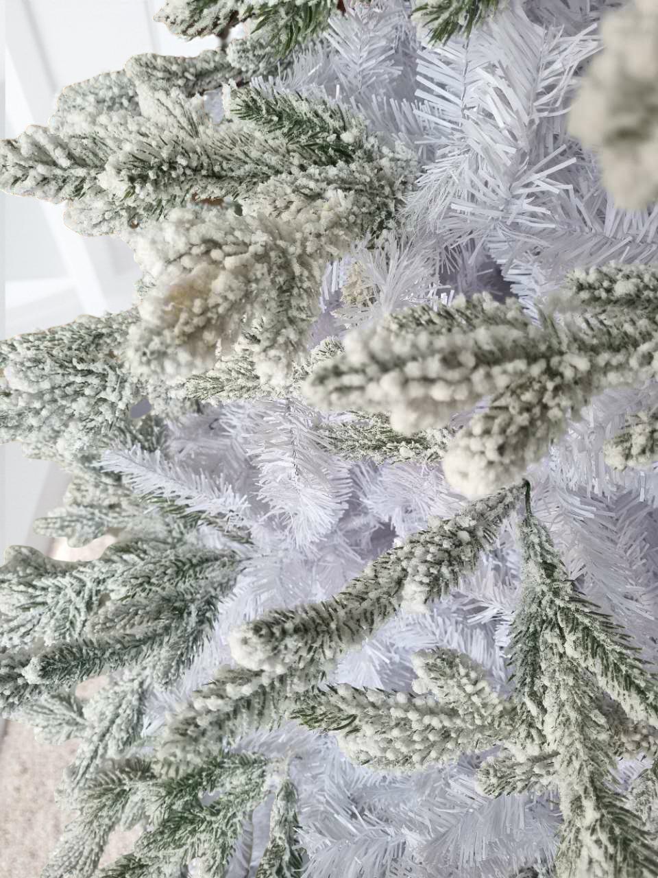 ნაძვის ხე სილიკონის წიწვებით + PVC