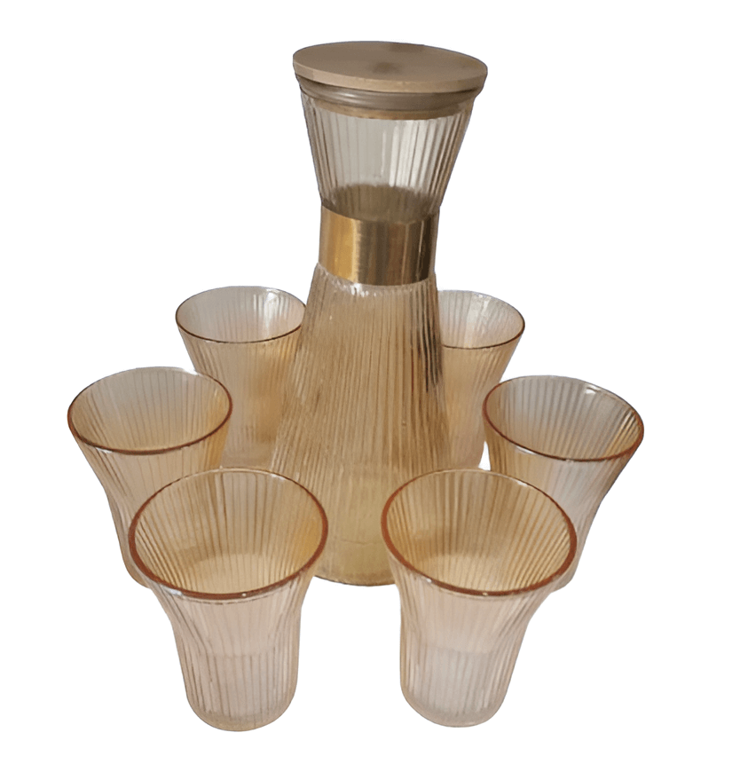 მინის დოქი ჭიქებით