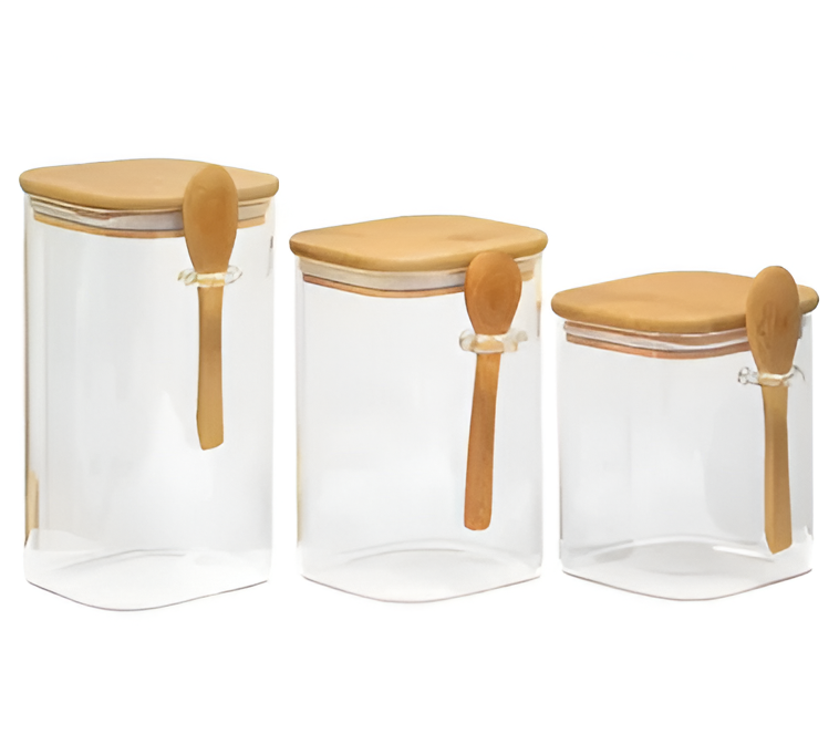 მინის ქილები კოვზებით