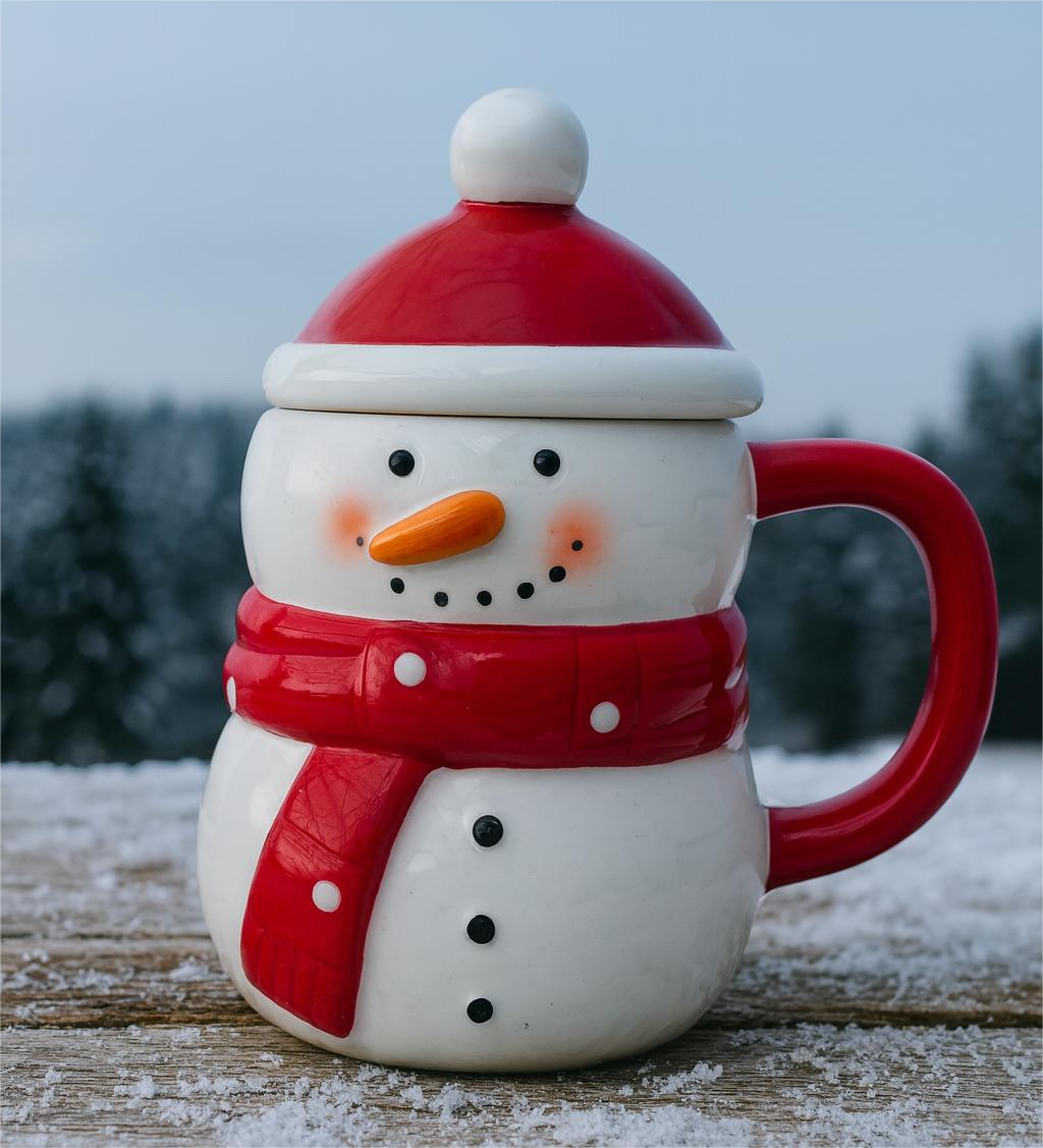 საახალწლო ჭიქა თავსახურით